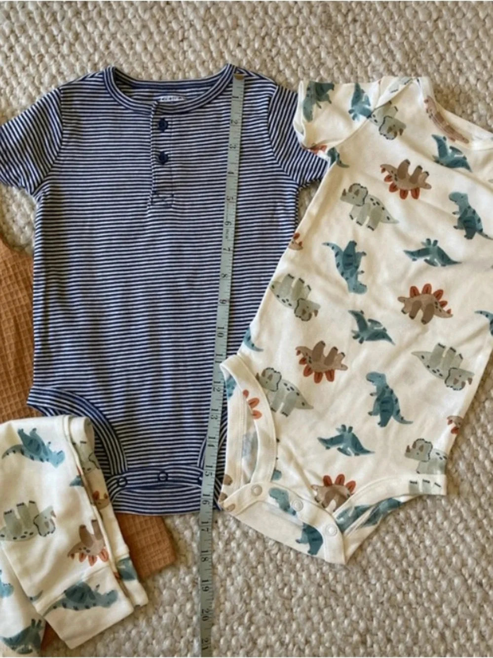 NWT 12M Cotton Dino & Stripe Bodysuit Set with Waffle Hooded Romper
